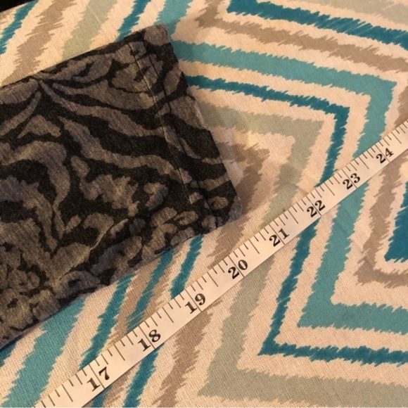 Allen Allen Gray Black Animal Print Cardigan Sweater One Size Long Sleeve - Picture 9 of 10